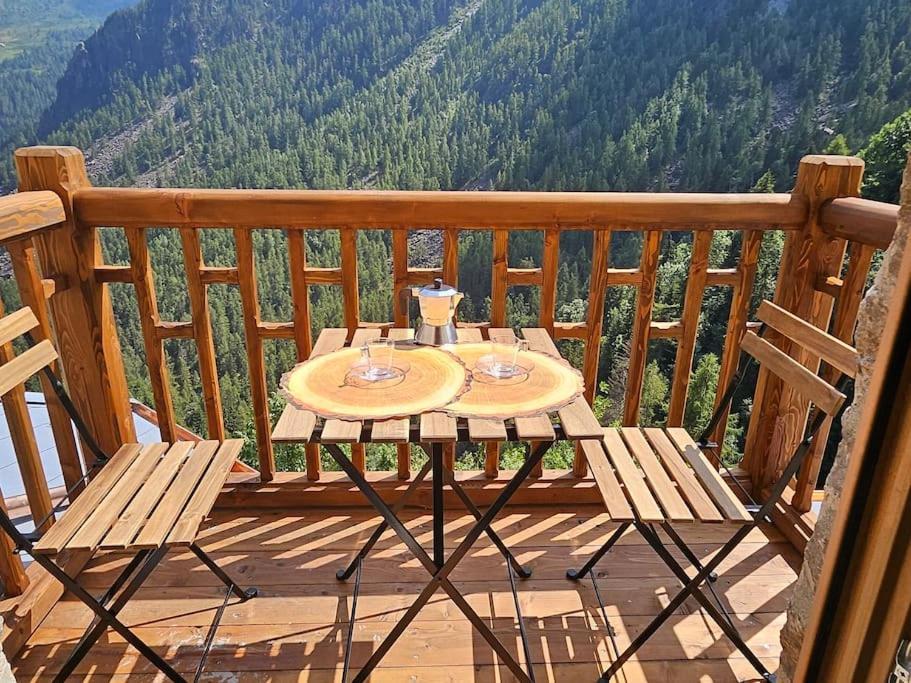 Il Castello Nel Bosco, Appartamento Torrente Champorcher Buitenkant foto